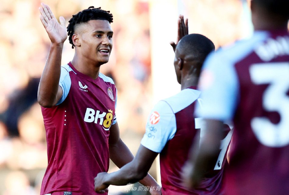 疑为她在W 疑为她在W