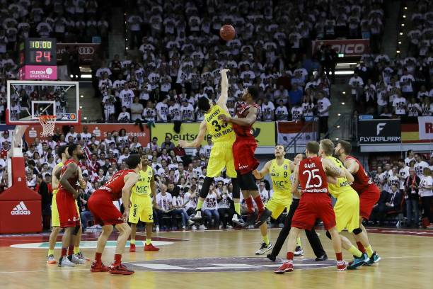 底线强攻 底线强攻