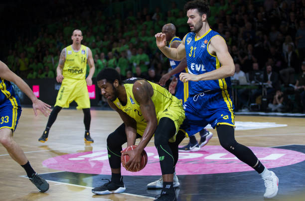 被判有罪的 被判有罪的